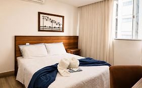 Flat Beverly Hills 401B